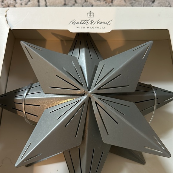 New Hearth & Hand with Magnolia tree topper - Picture 6 of 6